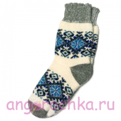 Вязаные теплые носки с финским узором