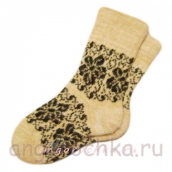 Женские вязаные носки с орнаментом