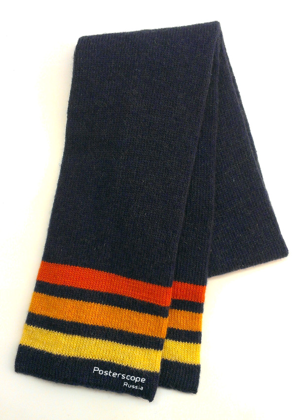 вязаный шарф с вышитым логотипом